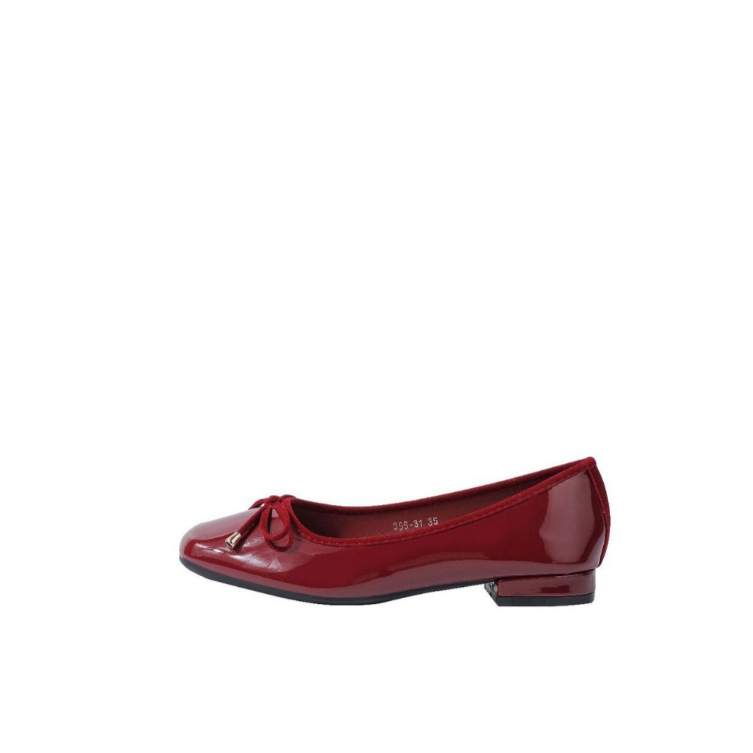 Stylish Red Patent Flats