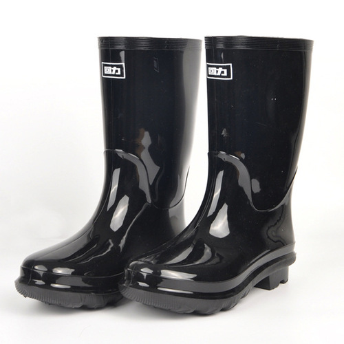 Shanghai Huili rain boots 818 men's rain boots non-slip wear-resistant thickened all black labor protection water shoes wholesale