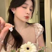滴釉蝴蝶珍珠锆石耳钉白色仙气百搭耳饰法式时尚小巧文艺优雅新款