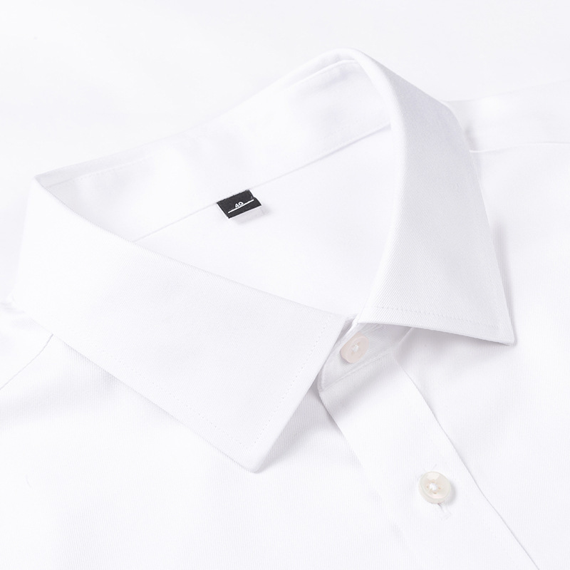新商品の男子学生は無料でビジネスをしています。正装100本の男性半袖職業服の格子のストライプのシャツを着ています。|undefined