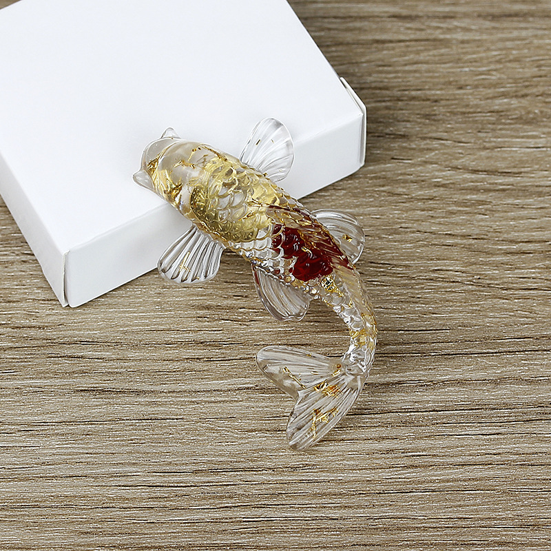天然水晶の砂利の小さい魚の形の小さい置物の装飾の事務のデスクトップのアクセサリの贈り物の自動車の置物