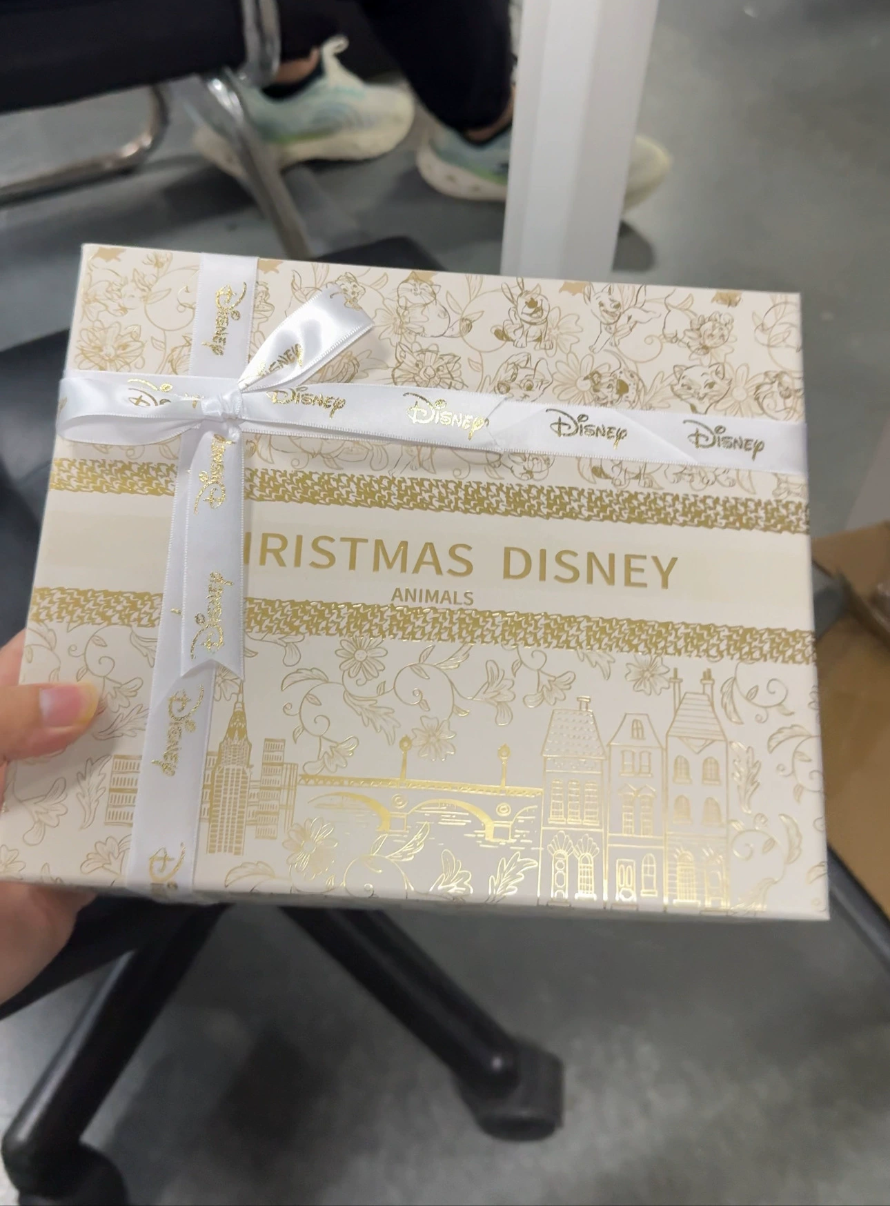 Gift Watch & Jewelry Set (Disney) in Castle Gift Box — Minnie Design, Watch + Necklace