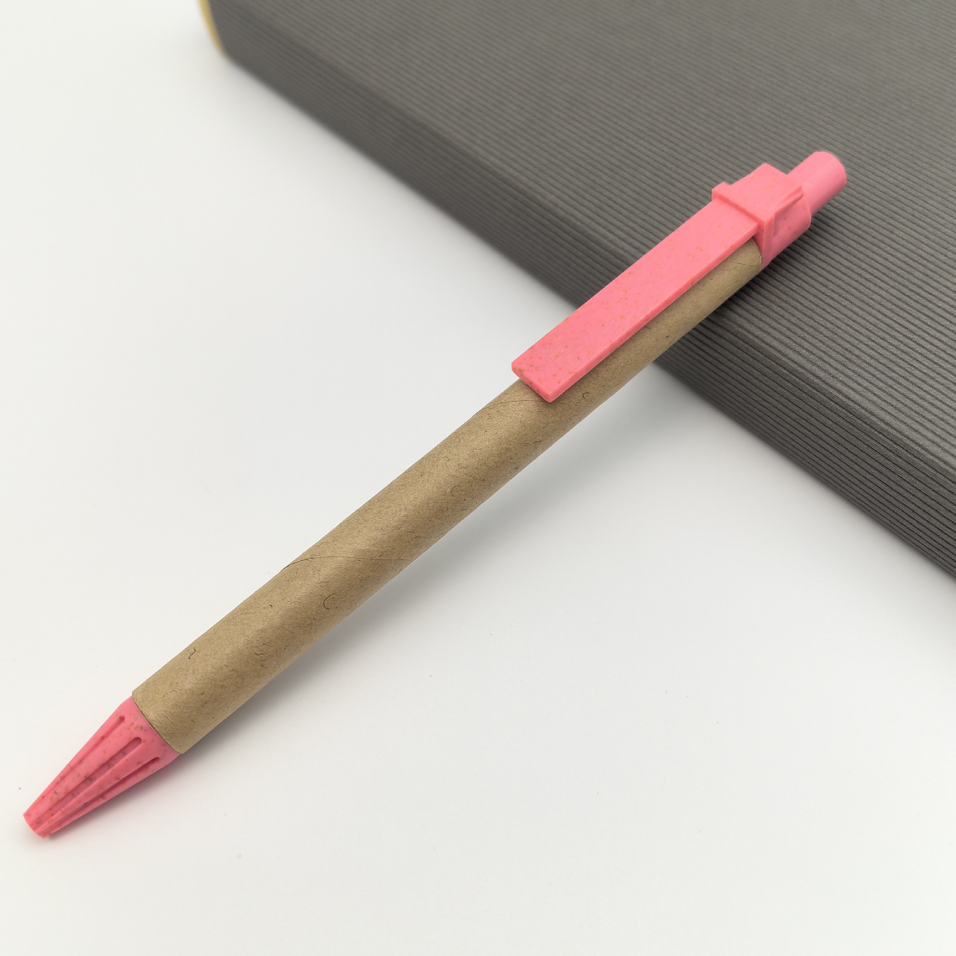 Nuevo material de paja de trigo lápiz de tubo de papel kraft ecológico bolígrafo de tubo de papel personalizado bolígrafo publicitario bolígrafo al por mayor