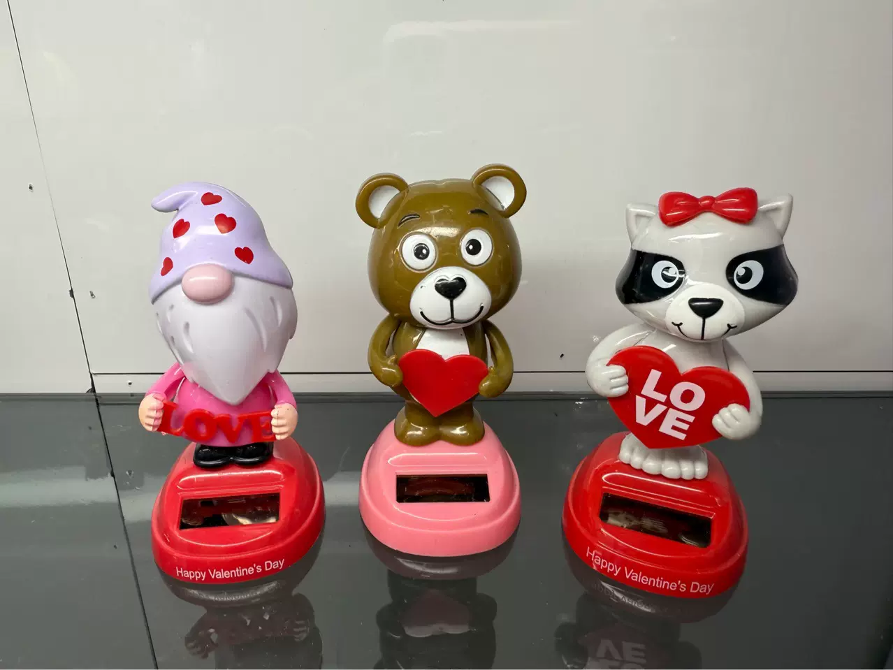 情人节太阳能汽车公仔摆件小熊摇摇动物室内外庭院派对装饰