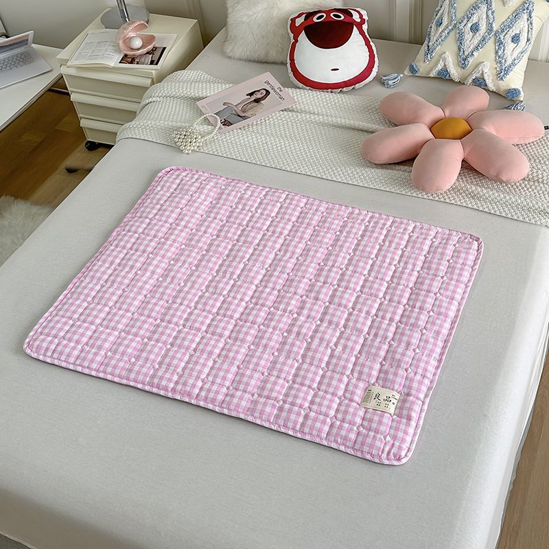 New Double-Sided Menstrual Period Pad, Menstrual Period Mattress Pad, College Student Mattress Half Pad New Double-Sided Menstrual Period Pad, Menstrual Period Mattress Pad, College Student Mattress Half Pad