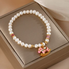 项链;手链;耳环