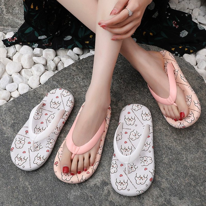 Модные женские шлепанцы для женщин, удобные нескользящие тапочки на мягкой подошве для летней верхней одежды, универсальная и классная пляжная повседневная обувь для женщин.