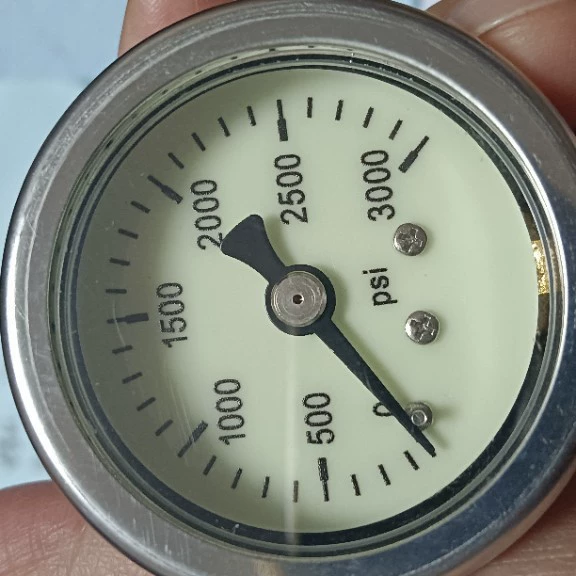 Светящийся масляный датчик, безмасляный 2-дюймовый корпус из нержавеющей стали, поверхность ПК, медное соединение, радиальное 1 8Npt0-3000psi