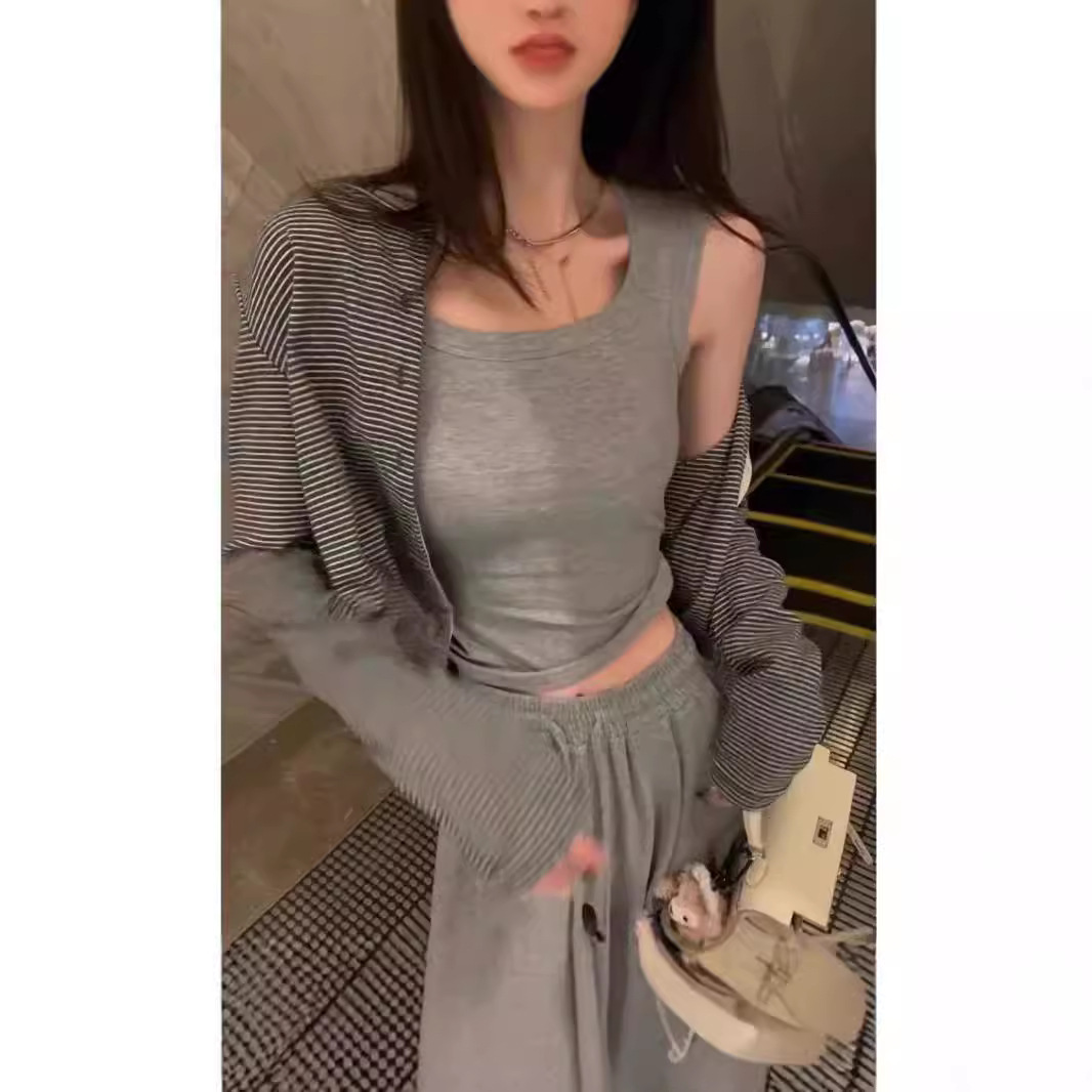 Solid Color Vest Suspender for Women with Built-In Breast Pads, Fixed Cup Vest to Cover Side Breasts, Versatile, Simple Vest for Inner Wear and Outer Wear