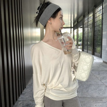 �װ�ɫv�I�L�䌒��T��Ů����2025�¿����e�n�����L��ٴɫ����