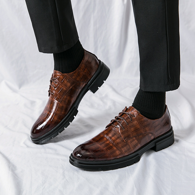 Zapatos de hombre de gran tamaño transfronterizo, zapatos de cuero de color pulido, moda de hombre, bloco tallado, zapatos de negocios, zapatos de boda, novio image 3