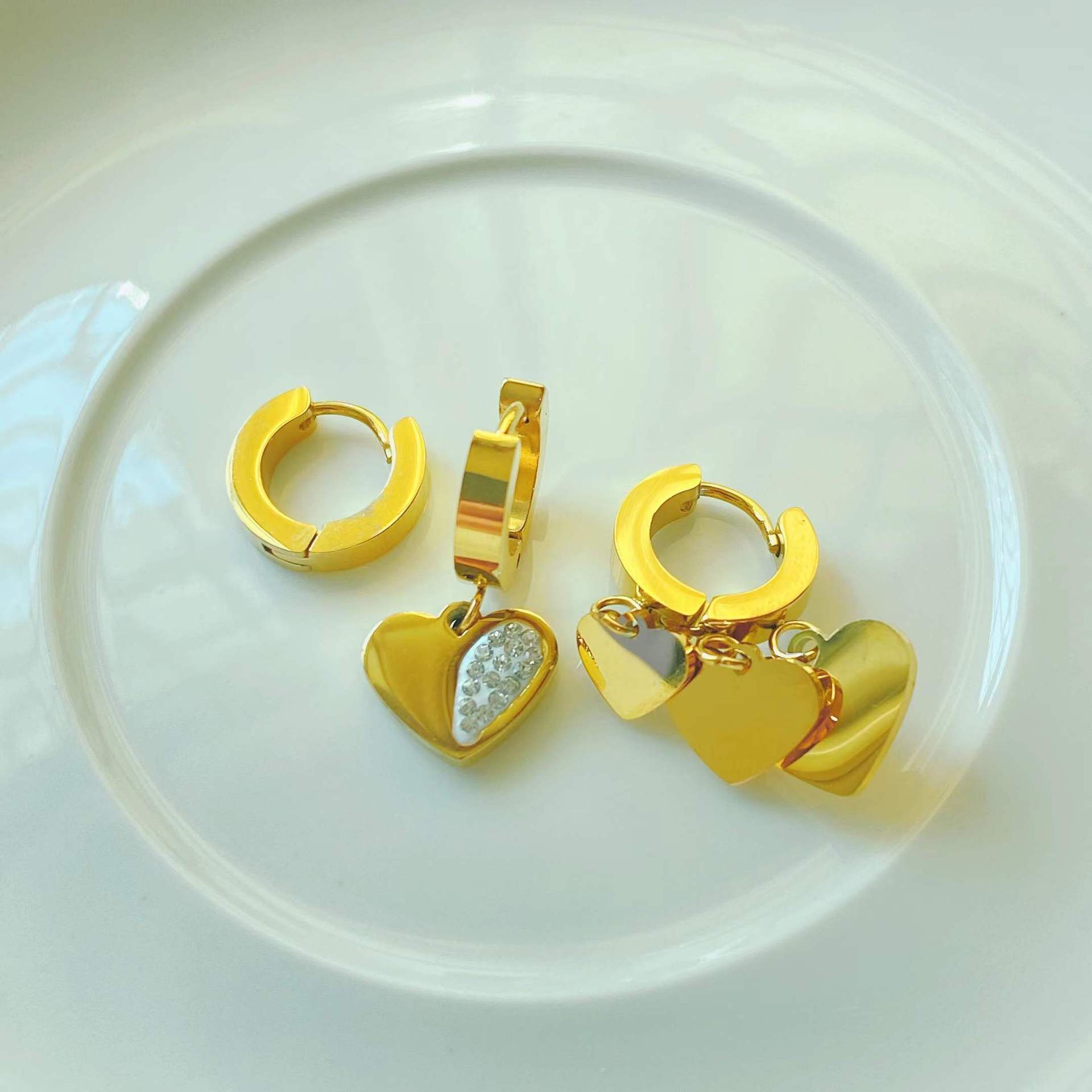 Fashion Titanium Steel Heart Shaped Micro Diamond Asymmetric Earrings Set display picture 2