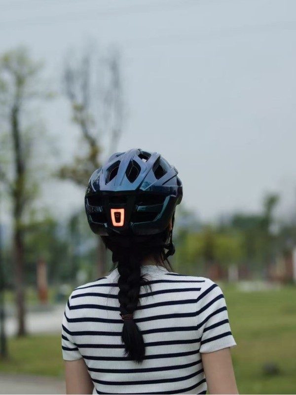 自転車ヘルメット一体成型自転車ヘルメットマウンテンバイクヘルメット男女ヘルメット軽騎行装備通気|undefined
