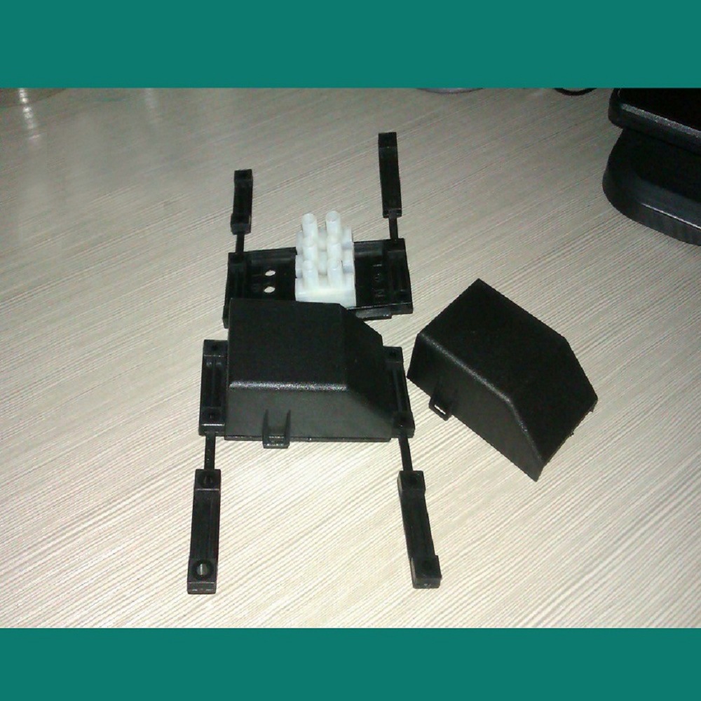 主要生产各种型号三位两位接线盒塑料线扣PPPC塑料扣塑料五金配件