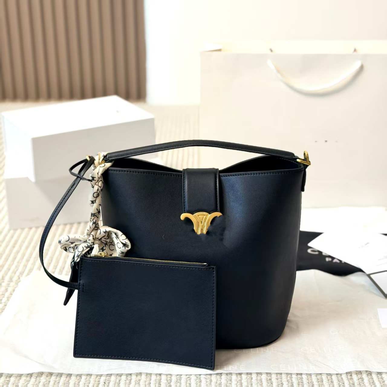 Louise Lin bucket çanta, dəri, çiyin və çarpaz