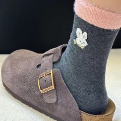 ファッションの靴下の色合わせの甘いウサギの韓国版の骨のない綿の靴下の子供の純色の漫画のかわいい中筒の靴下は汗を吸って靴下を積みます。