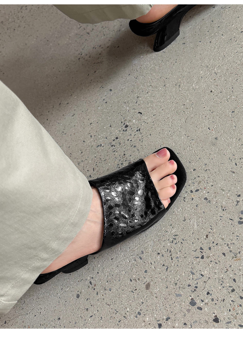 Sandal cao gót nữ mũi vuông hở ngón, gót xuồng 7 cm, da cừu mềm — màu đen, màu trắng ngà chi tiết 16