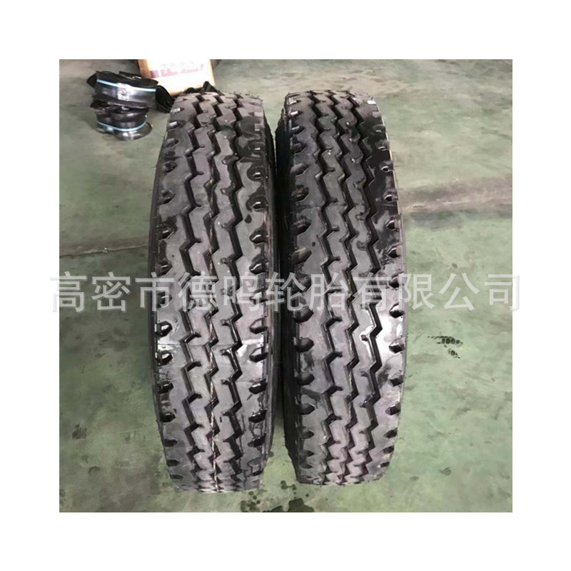 Neumático de rodillo de goma plana brillante 900-20 1100-20 13/80-20 neumático 14/70-20 neumático