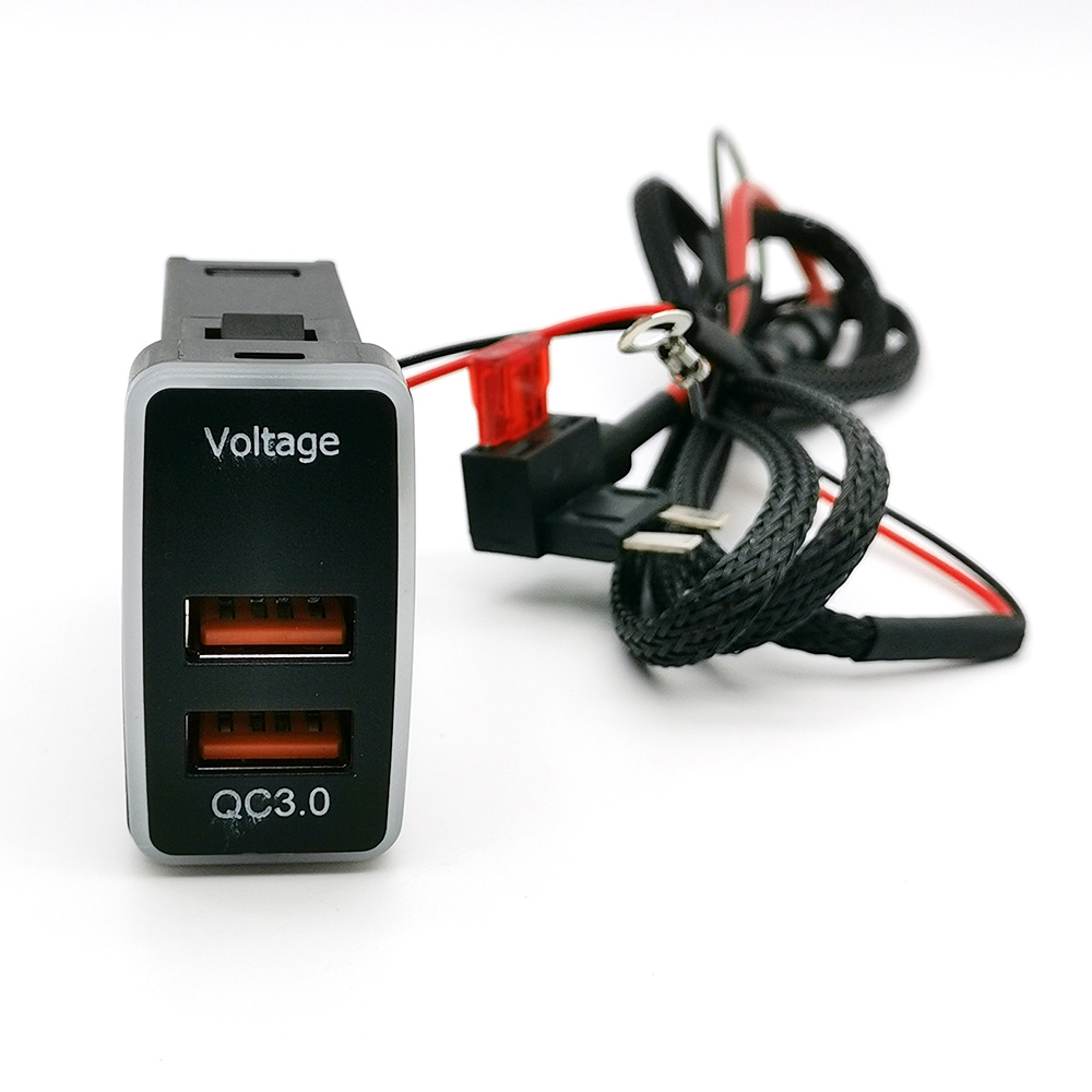 Aplicable al cargador de automóviles de Toyota LC120 FJ QC3.0 con pantalla de voltaje
