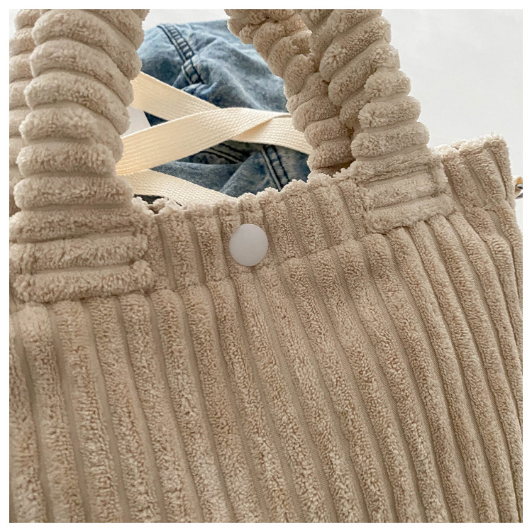 2025 New niche and fresh bucket bag, cute, fashionable and casual crossbody bag, versatile solid color handbag wholesale undefined