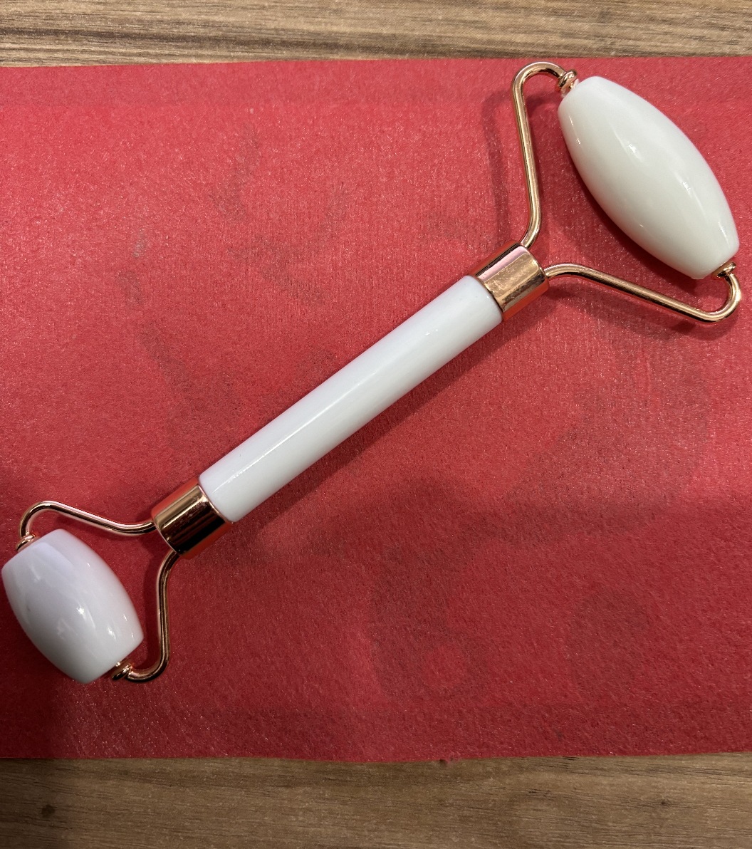 masajeador de rodillos de cristal de polvo en forma de corazón, masajeador de rodillos de doble cabeza, placa de belleza facial de cristal rosa