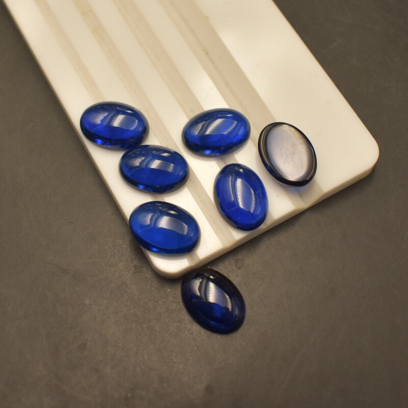 Flat oval blue pointed crystal plain blue pointed crystal gem bare stone flat egg surface No. 113 pointed crystal sapphire