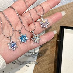 冰雪奇缘四色雪花项链女生轻奢独特水晶吊坠锁骨链高级感百搭颈链