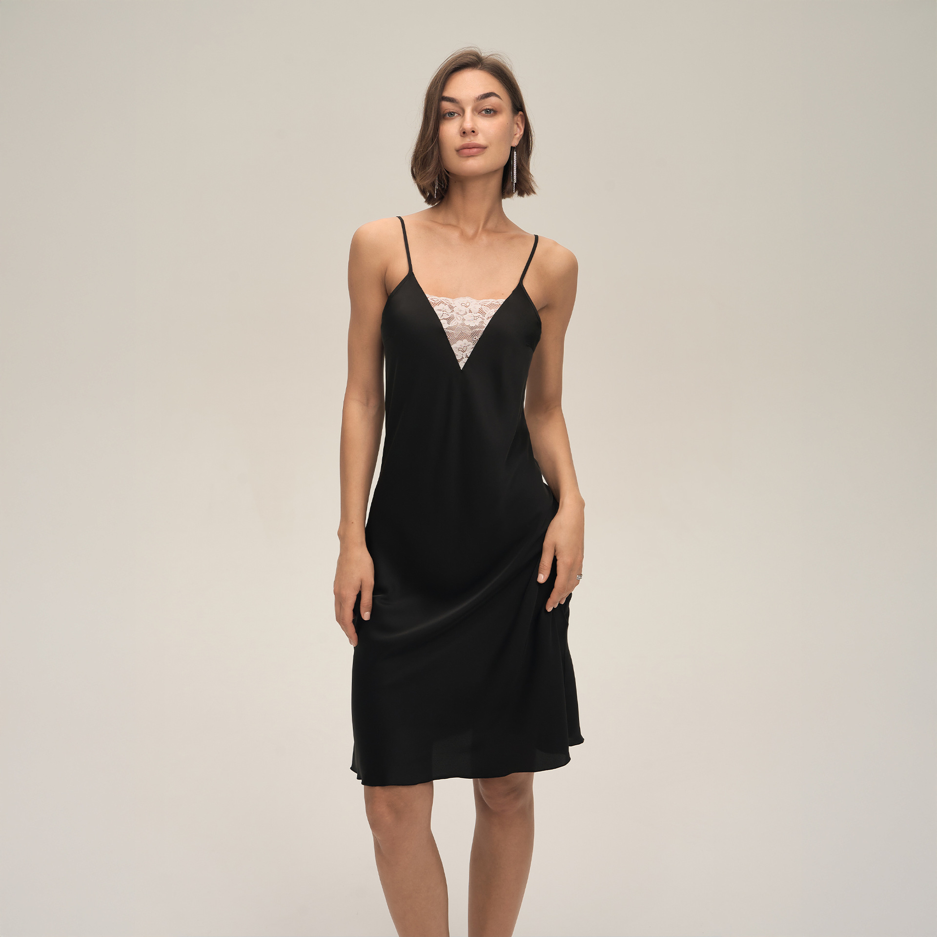 Nuevo pijama de mujer de verano satén chiffon ropa casera de encaje pectoral sexy cinturón vestido corto DQ3916