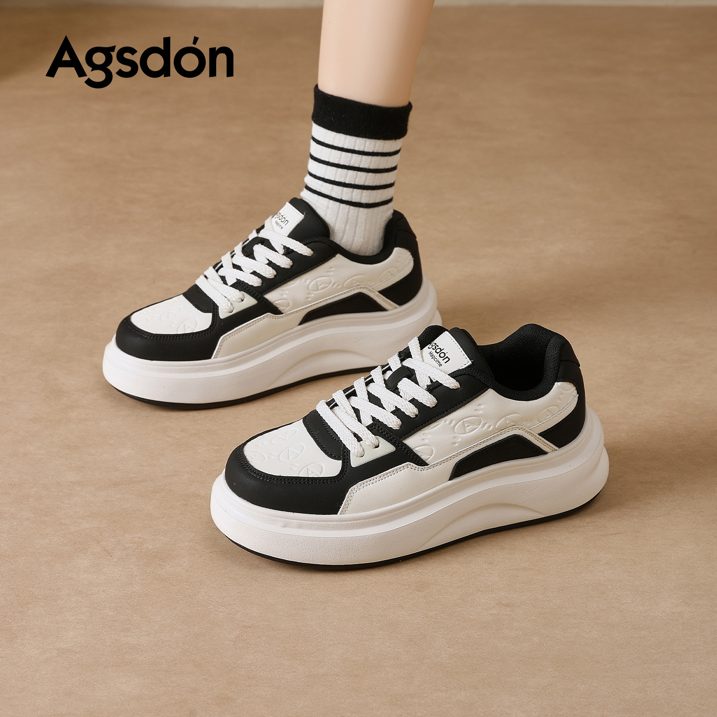 Augu Shi Deng zapatos de suela gruesa mujer 2025 nuevo invierno negro y blanco panda zapatos deportivos casuales zapatos blancos