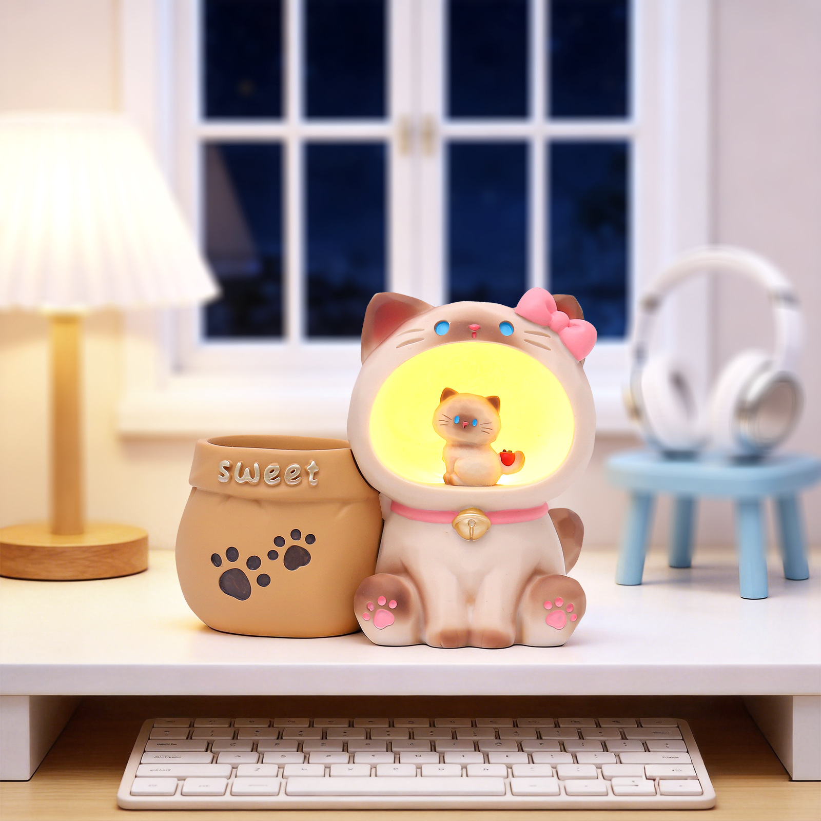 B002 뒤를 돌아보며
