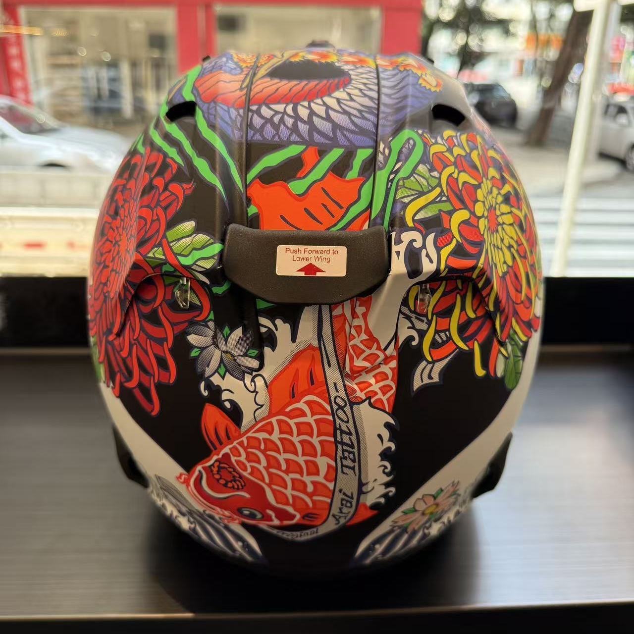 Chinese-made full-face motorcycle helmet, cool protective helmet for riding, suitable for motorcycles, electric scooters, and electric bikes