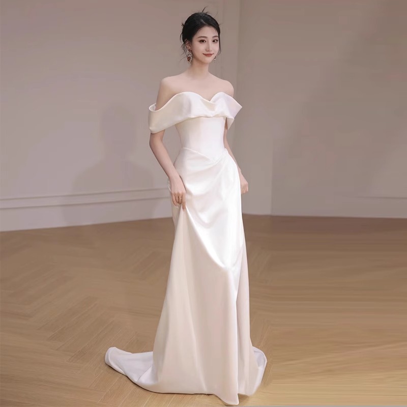 French Style off-shoulder Light Wedding Dress Elegant Ladies Banquet Satin Simple Evening Dress Bride Wedding High-end Gown