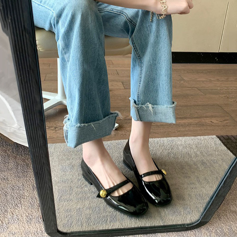 Grape Mom 2025 Spring and Autumn Thick-Soled Small Leather Shoes Shallow Mouth Round Toe Thick Heel Mary High Heels Single Shoes Sexy Style