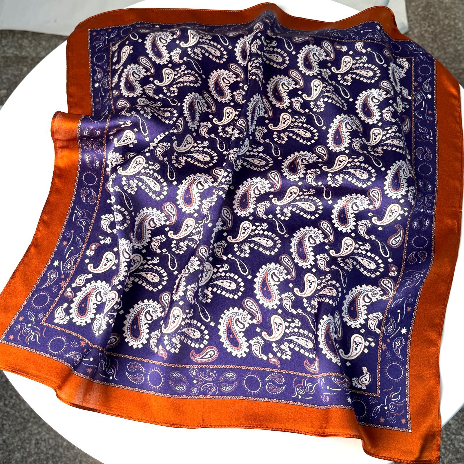 Foulard in seta vintage paisley da donna accessorio elegante_voghion.com