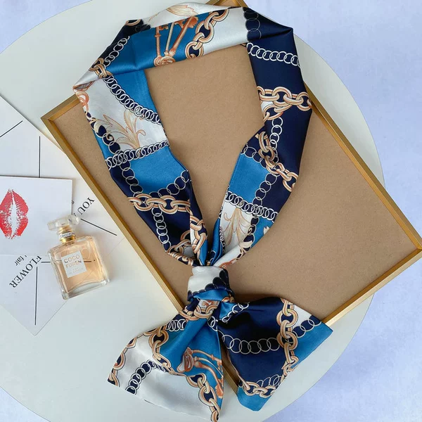 26#blue and white chain