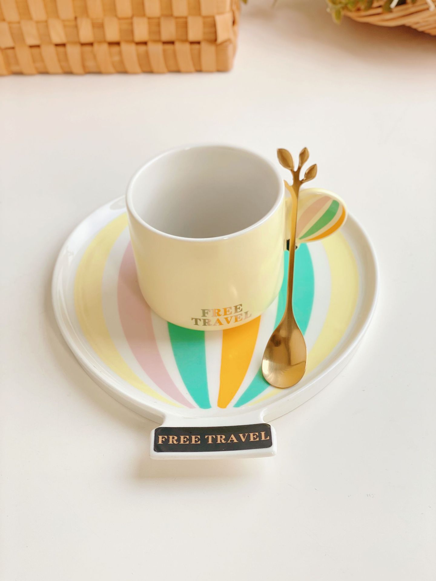 Cada 5 Yuan taza de cerámica taza de liquidación cantidad de stock no es mucho taza de café taza de agua taza de dibujos animados taza de desayuno