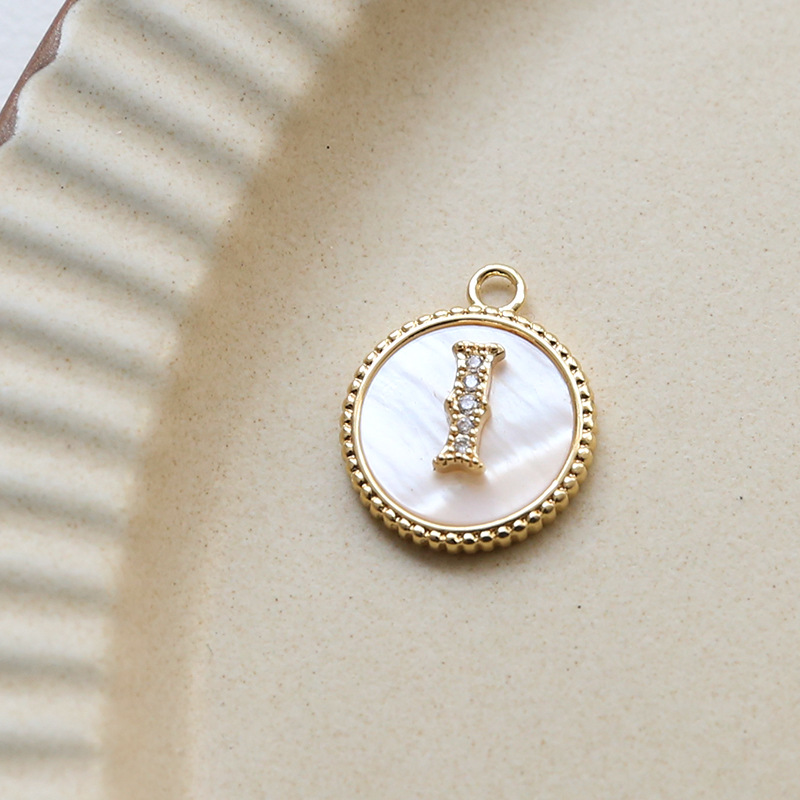 3g Weight Shell, Zircon Inlay Material Charms, Jewelry Accessories Classification 1 Piece Quantity Copper Material Round, Letter Pattern Plating, Inlay Design Simple Style Style 1 Piece Copper Shell Zircon Round Letter 15