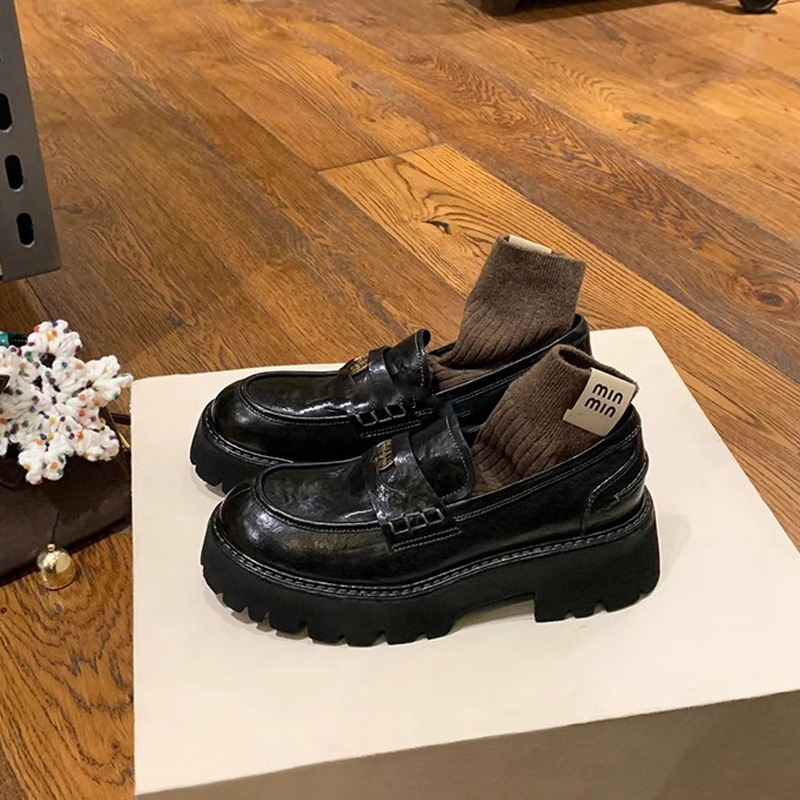 Grape Mom Dongli estilo ~ Primavera nueva moneda de oro de cuero de caballo estilo británico cabeza redonda con un pie zapatos de cuero de amor perezoso