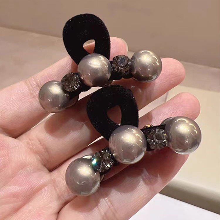 High-end velvet gray pearl rhinestone bangs small claw clip for women 2023 autumn/winter new hair clip shark clip hair accessories