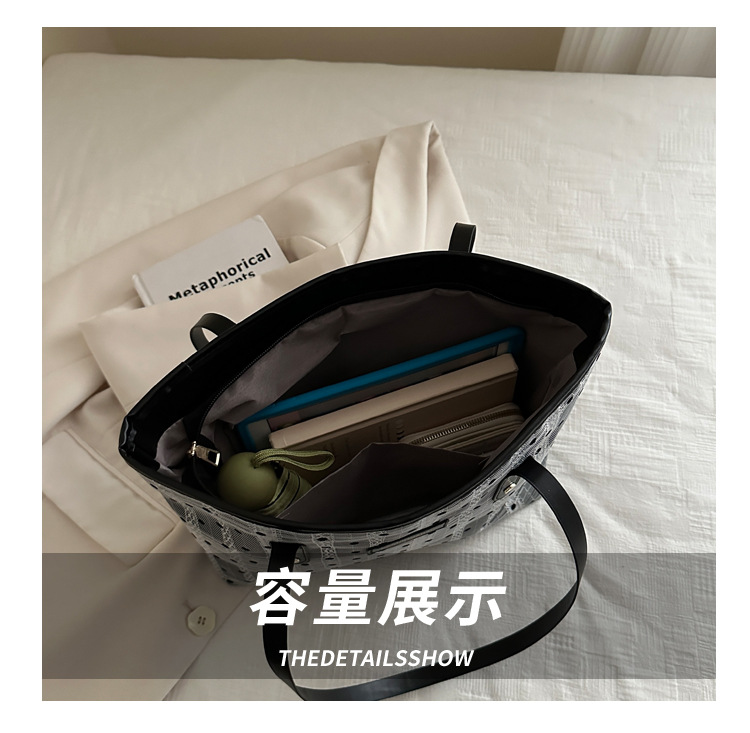 Fashionable large-capacity tote bag for women, new autumn 2024 collection, casual retro single-shoulder bag, commuter handbag, cross-border bag undefined
