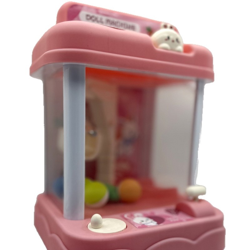 六一子供の日にミニで子供を捕まえます。小型家庭用の子供用の大きいサイズの子供用のおもちゃを挟んで、子供の卵をひねります。|undefined