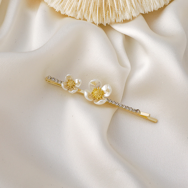 Rhinestone Pear Flower Camellia Hairpin display picture 8