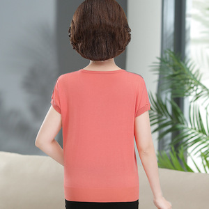 2025夏季新款時(shí)尚撞色V領(lǐng)T恤女士短袖媽媽裝中老年女裝上衣薄款圖片