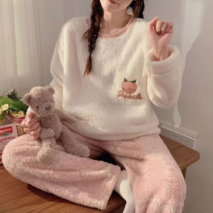 Transfronteriza mayorista otoño invierno pijama franela espesa mujer dulce dibujos animados casuales mangas largas chaqueta explosiva ropa para el hogar