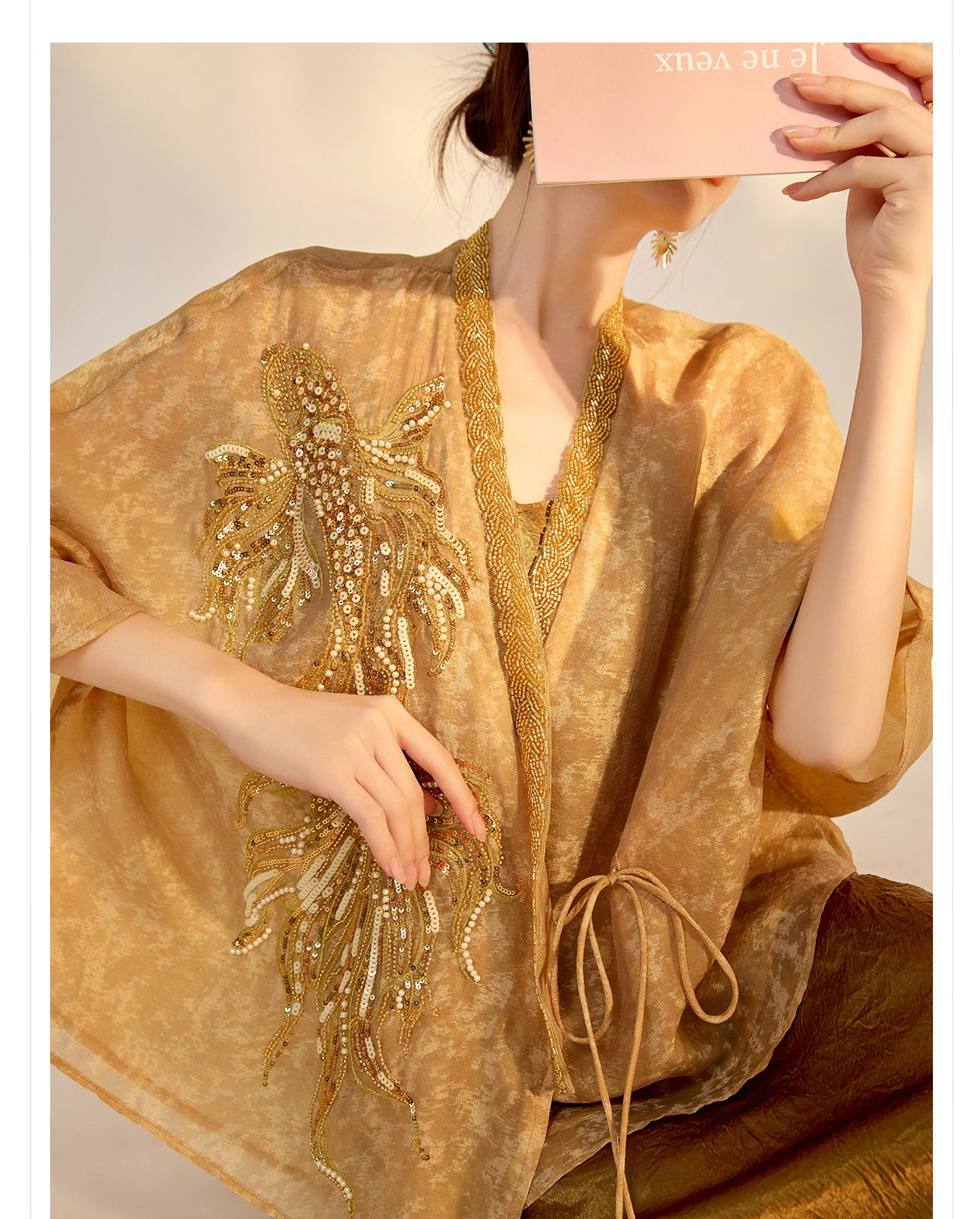 Áo dáng rộng kiểu mới thiết kế cao cấp thêu đính cườm ánh sáng, chất liệu rayon — Màu vàng chi tiết 4