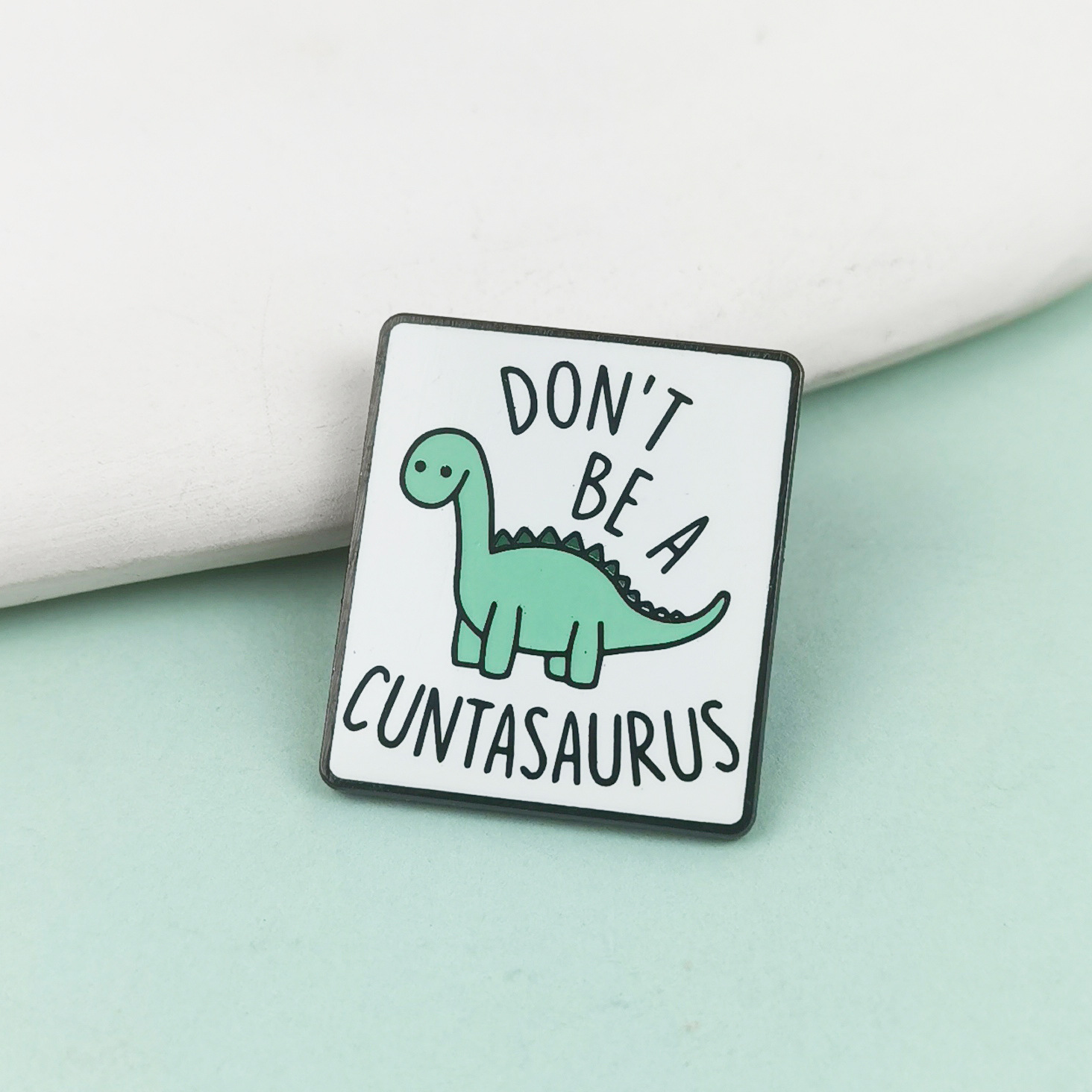 Lindo broche geométrico de dinosaurio Moda Oración inglesa Accesorios de todo fósforo Insignias Hombres y mujeres Aleación Fijo Pin decorativo