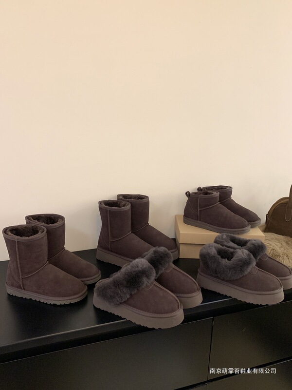 Genuine Leather Coffee-Colored Thick-Soled Snow Boots for Women, 2025 New Winter Style, Height-Increasing Mid-Calf Short Boots, Furry Slippers, Fleece-Lined Cotton Shoes Genuine Leather Coffee-Colored Thick-Soled Snow Boots for Women, 2025 New Winter Style, Height-Increasing Mid-Calf Short Boots, Furry Slippers, Fleece-Lined Cotton Shoes
