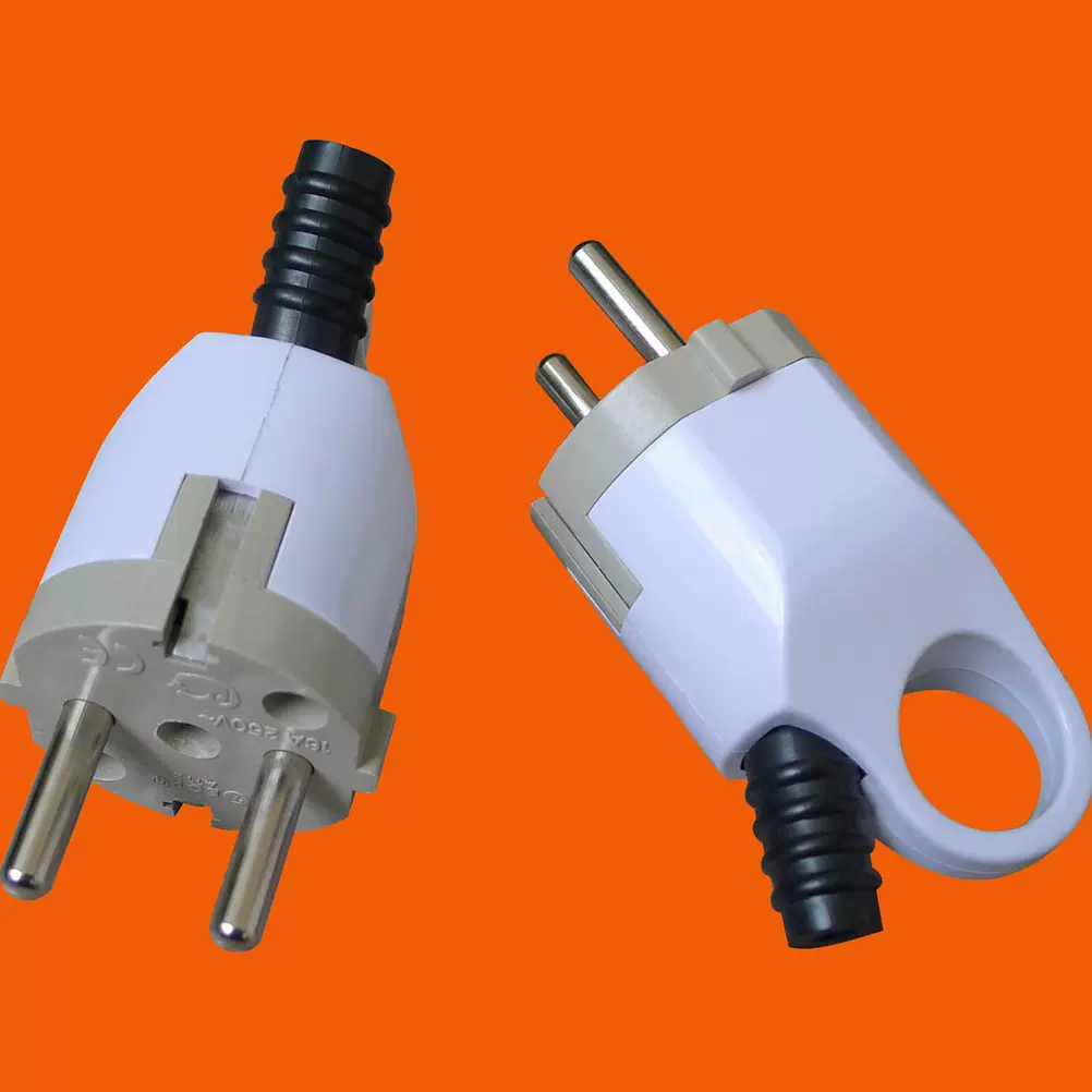 直角接线插头　接地公插头　欧式电源插头（P8053）