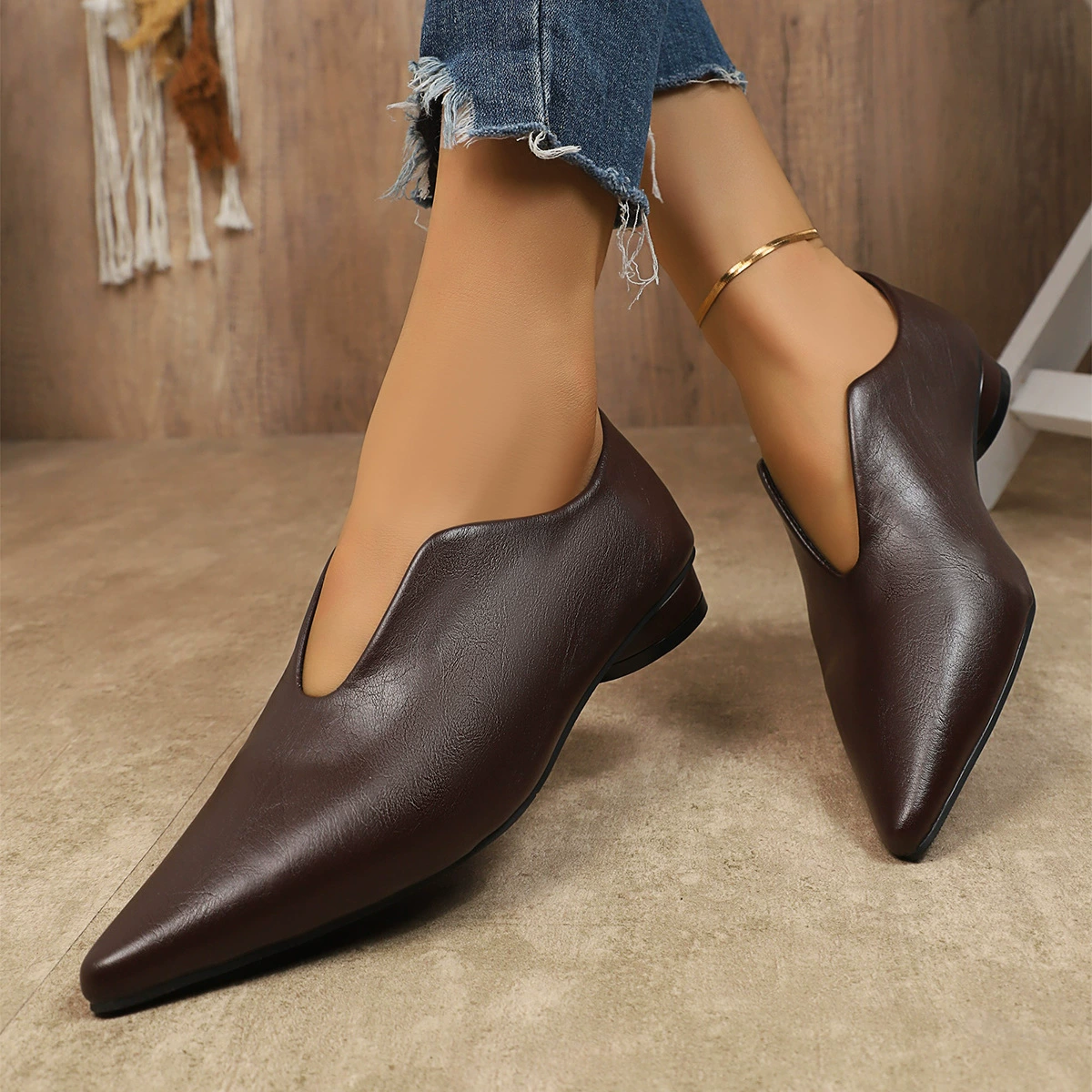 Женские туфли-лодочки больших размеров с заостренным носком, весна-осень 2025, ретро, элегантные, с V-образным вырезом, на низком ходу, профессиональные, экспорт