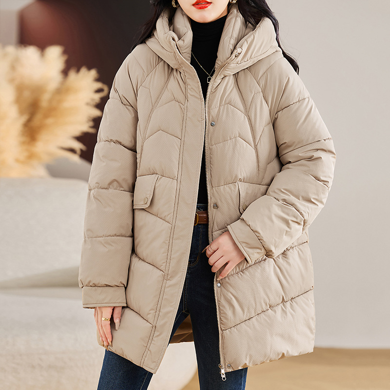 Invierno 2024 nueva ropa de algodón para damas pequeña ropa de algodón de moda suelta chaqueta de algodón gruesa media y larga chaqueta de algodón